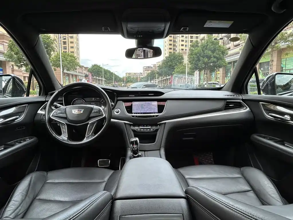 Cadillac XT5 — фото 10
