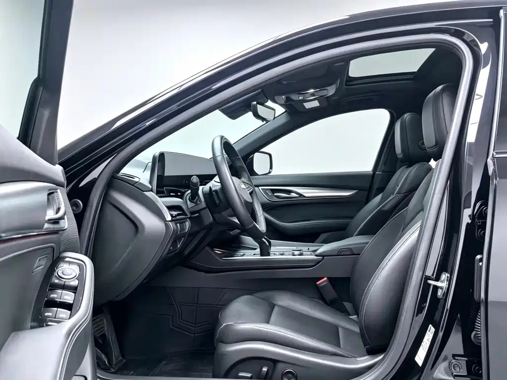 Cadillac CT5 — фото 5