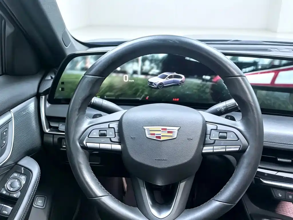 Cadillac CT5 — фото 7