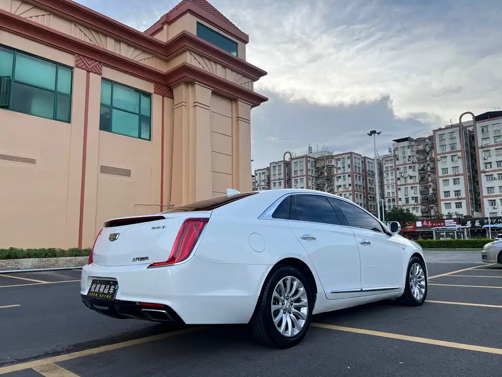 Cadillac XTS — фото 4