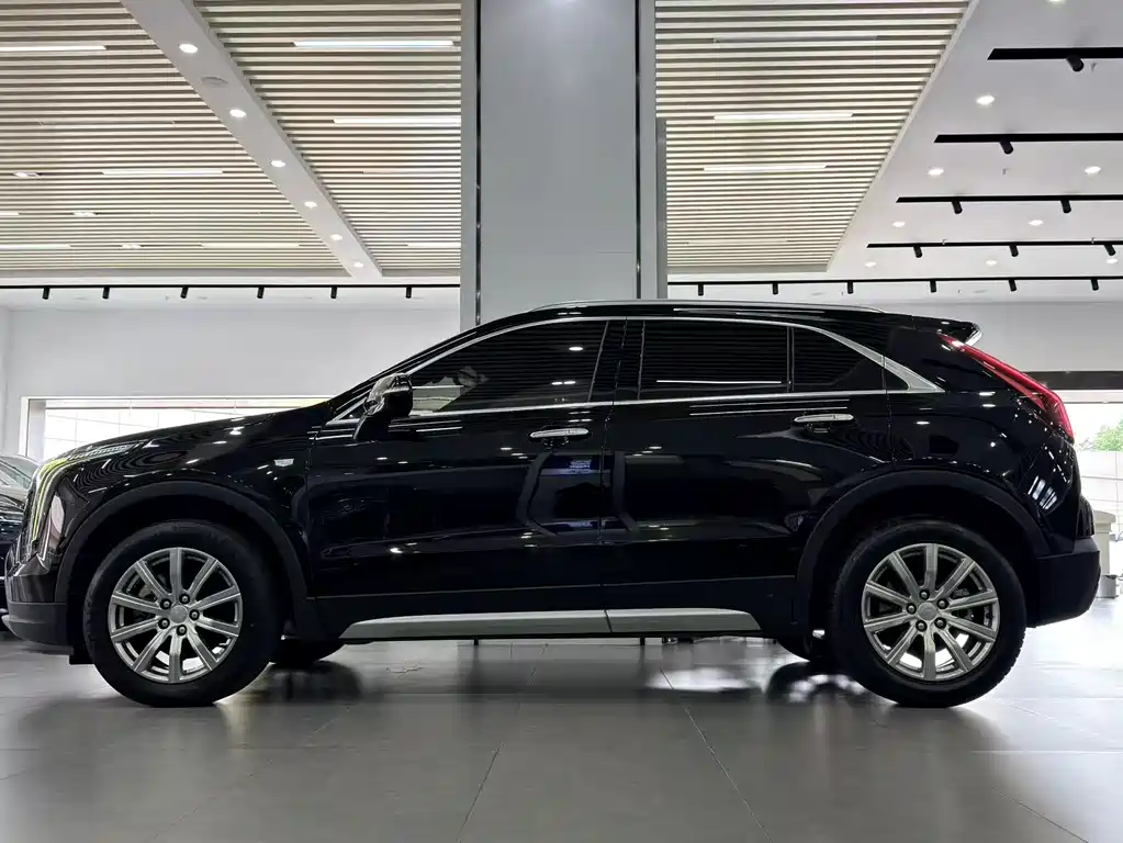 Cadillac XT4 — фото 3