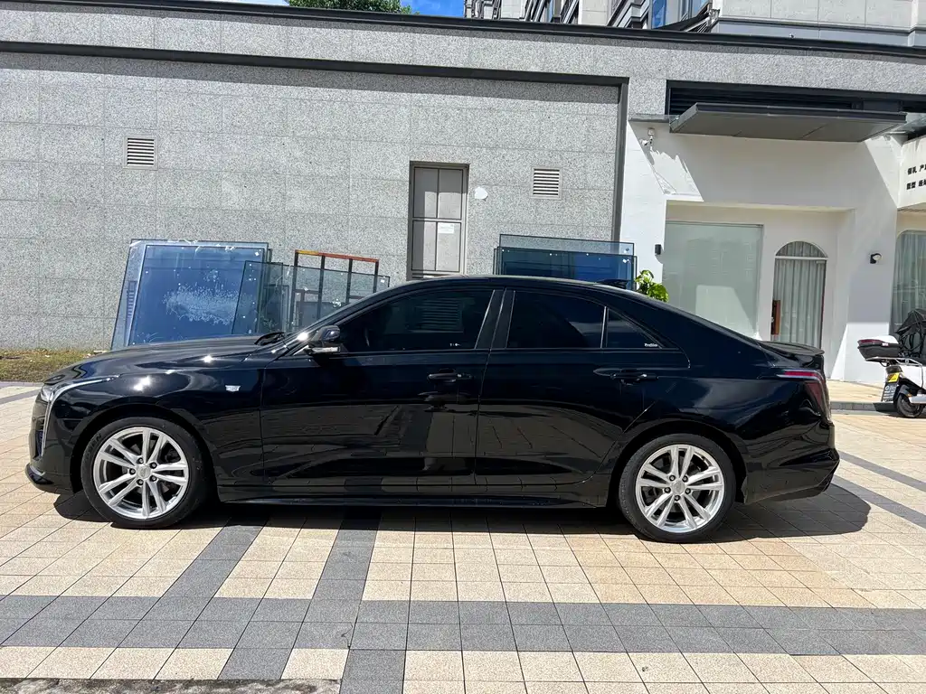 Cadillac CT4 — фото 6