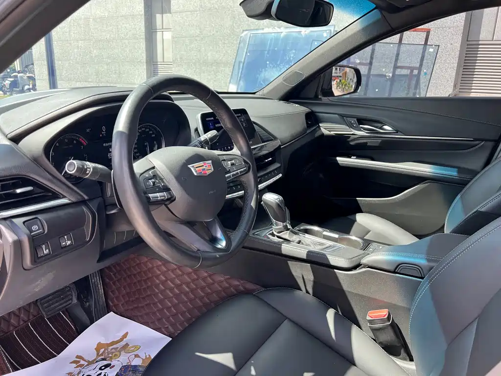 Cadillac CT4 — фото 7