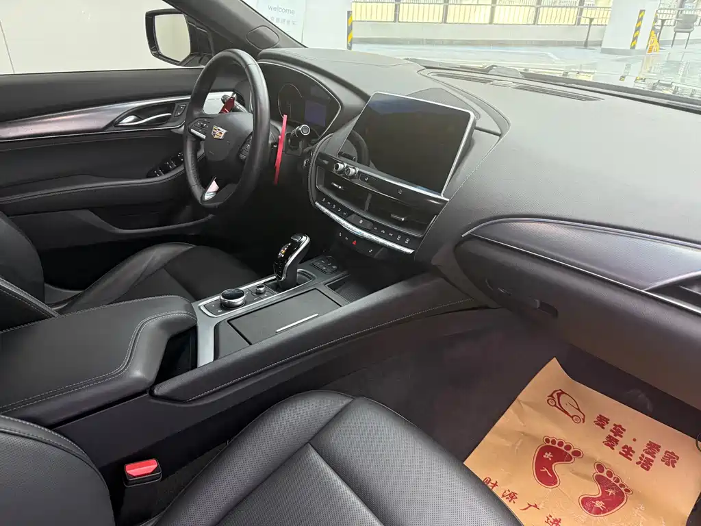 Cadillac CT5 — фото 5
