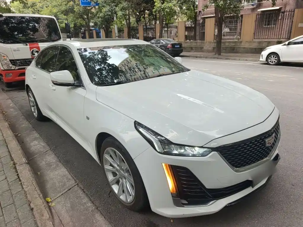 Cadillac CT5 — фото 4