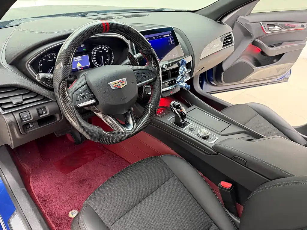 Cadillac CT5 — фото 10