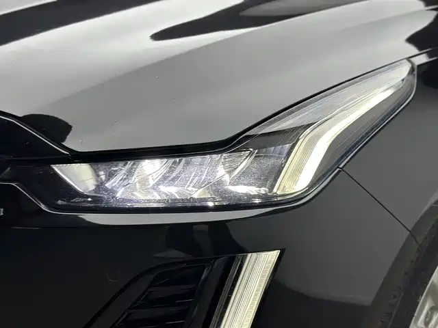Cadillac CT5 — фото 8