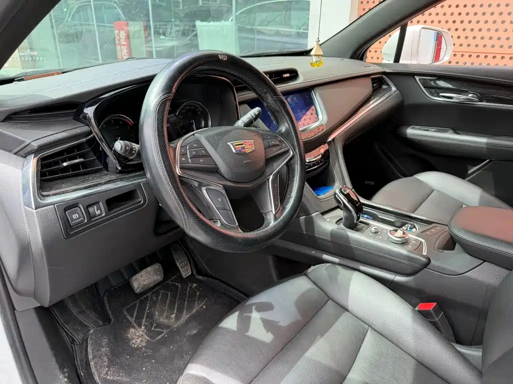 Cadillac XT5 — фото 7