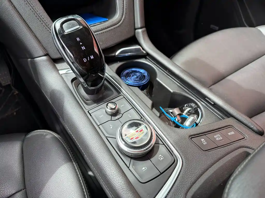 Cadillac XT5 — фото 9