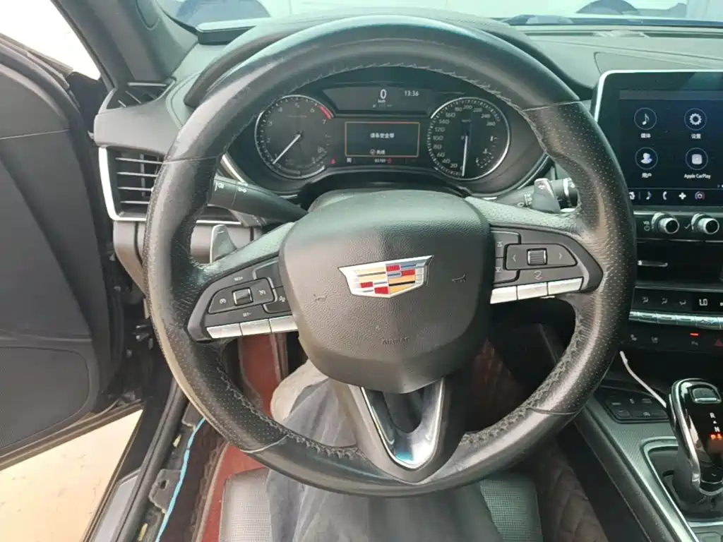 Cadillac CT5 — фото 11
