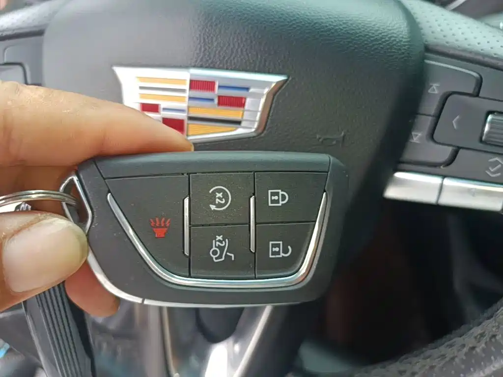 Cadillac CT5 — фото 9