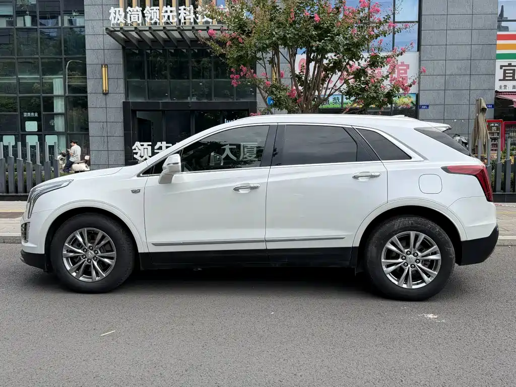 Cadillac XT5 — фото 3