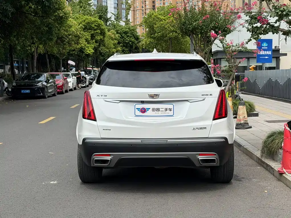 Cadillac XT5 — фото 5