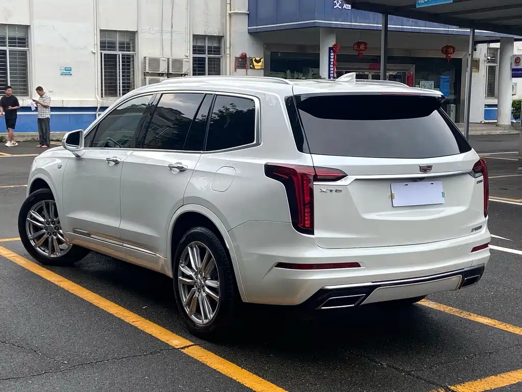 Cadillac XT6 — фото 6