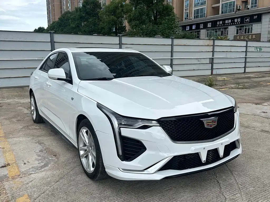Cadillac CT4 — фото 3