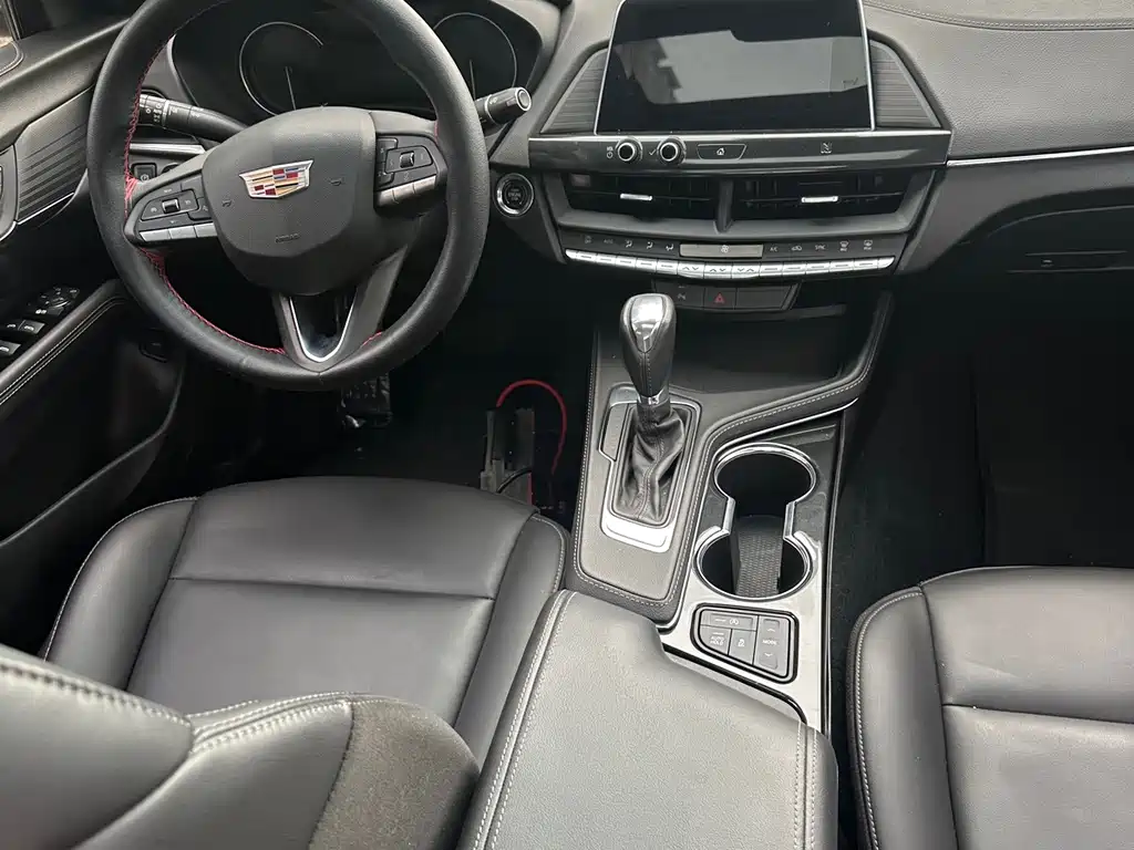 Cadillac CT4 — фото 6