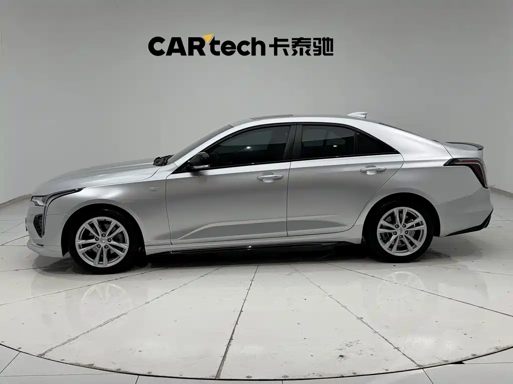 Cadillac CT4 — фото 8