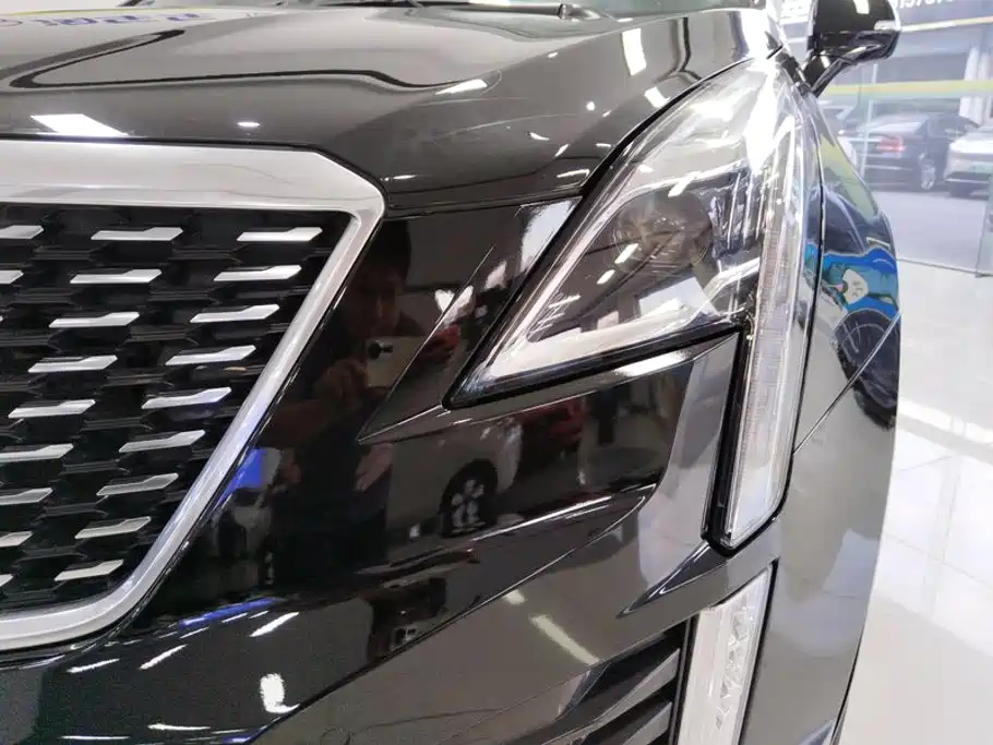 Cadillac XT5 — фото 5