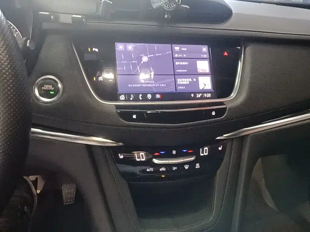 Cadillac XT5 — фото 13