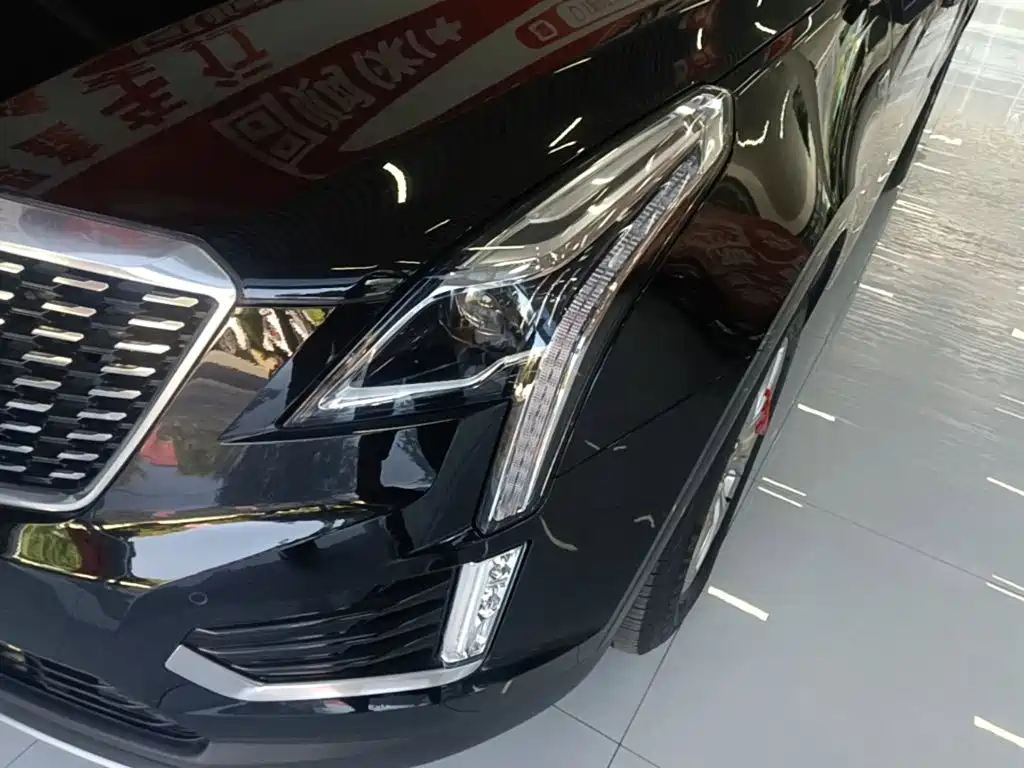 Cadillac XT5 — фото 24