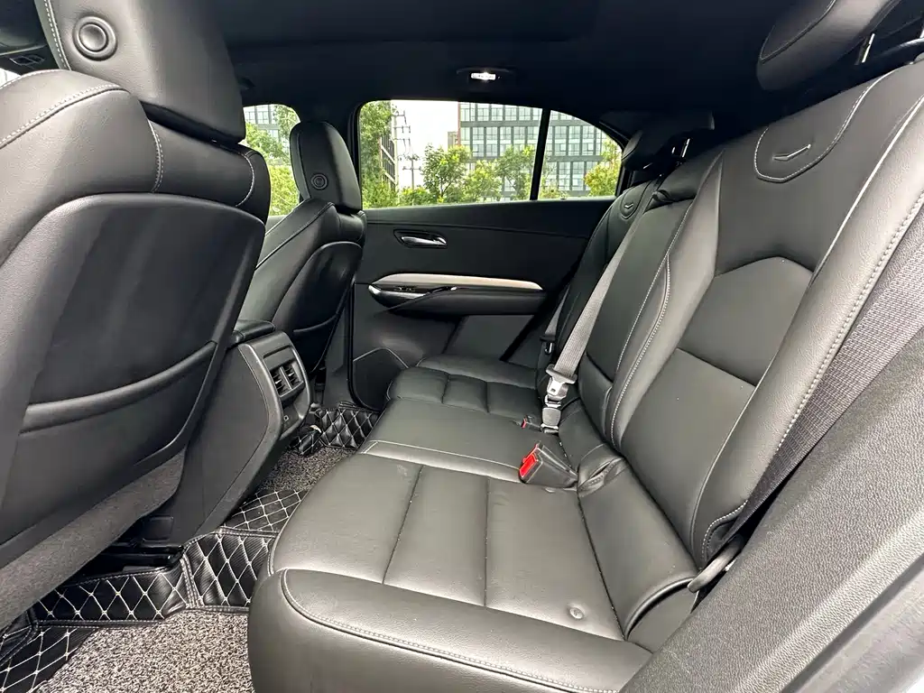 Cadillac XT4 — фото 18