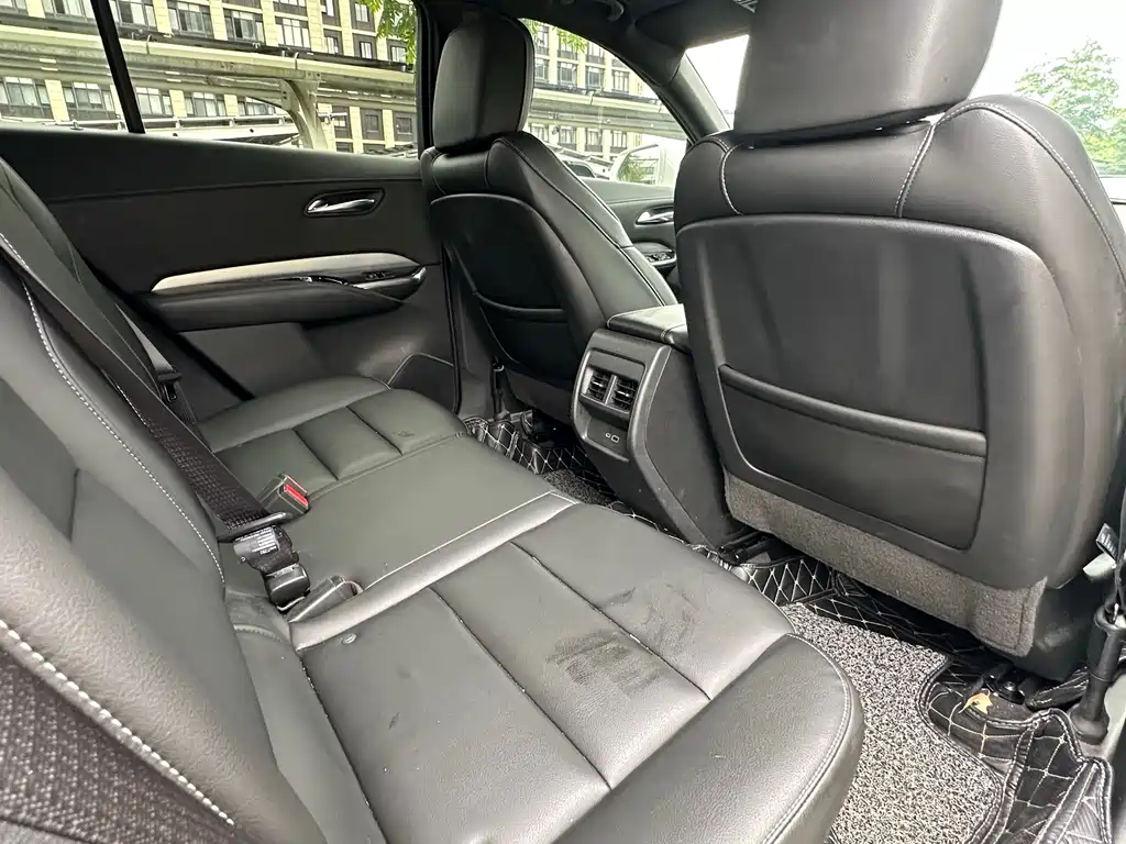 Cadillac XT4 — фото 19