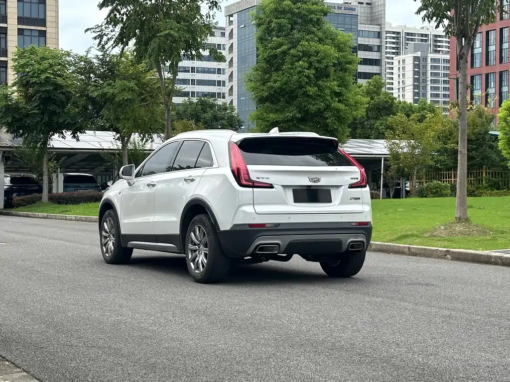 Cadillac XT4 — фото 6