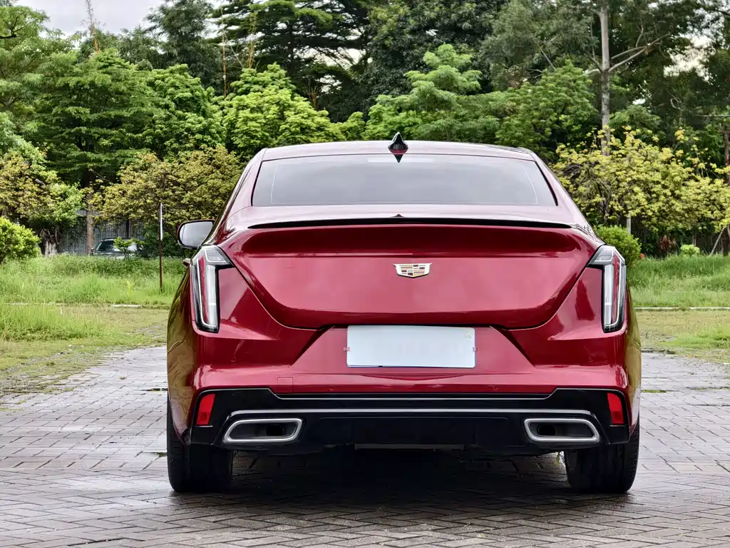 Cadillac CT4 — фото 11