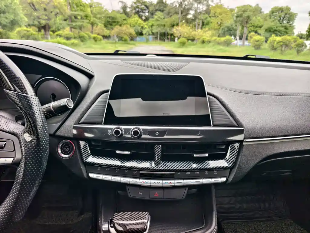 Cadillac CT4 — фото 8