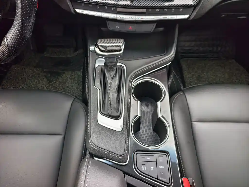 Cadillac CT4 — фото 9