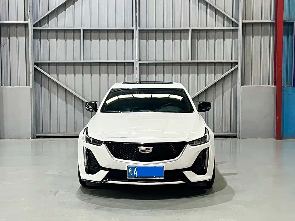 Cadillac CT5 — фото 2