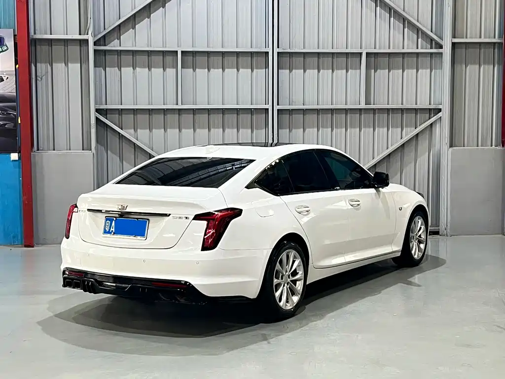 Cadillac CT5 — фото 7