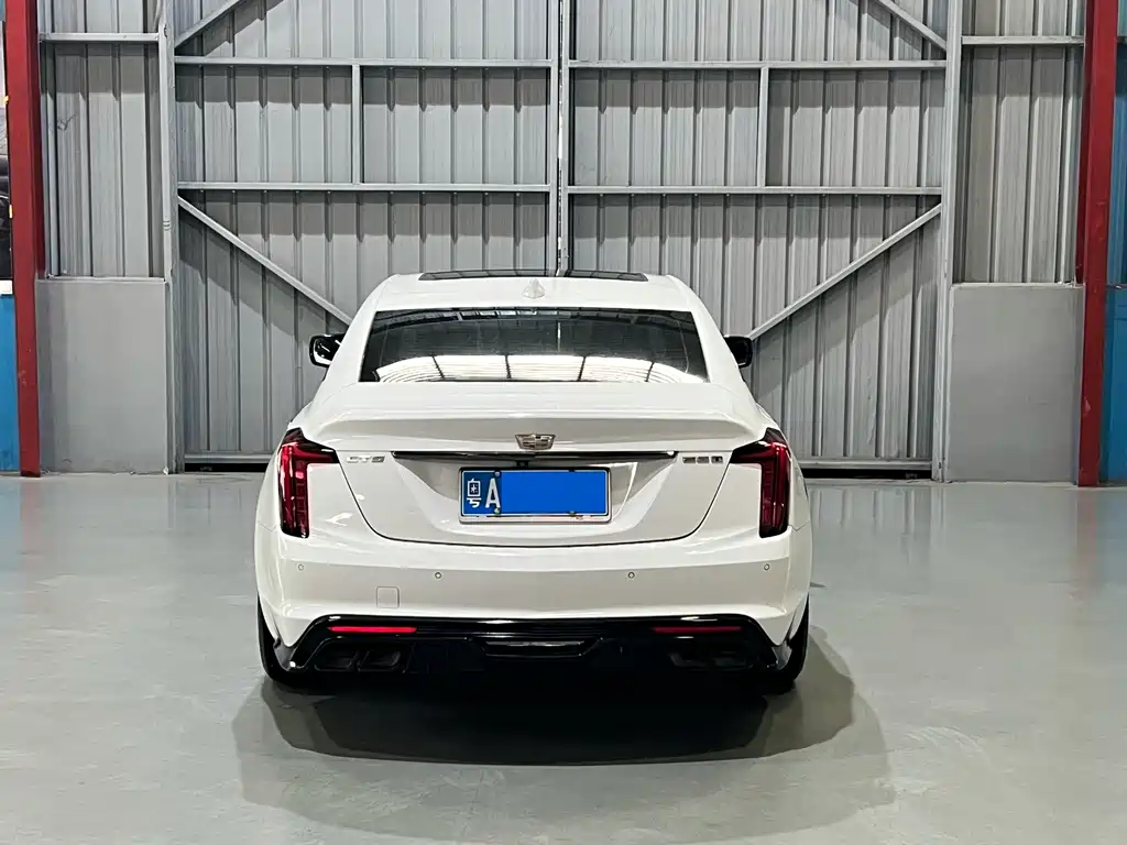 Cadillac CT5 — фото 8