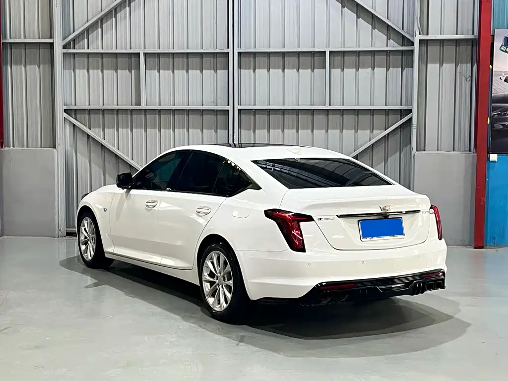 Cadillac CT5 — фото 9