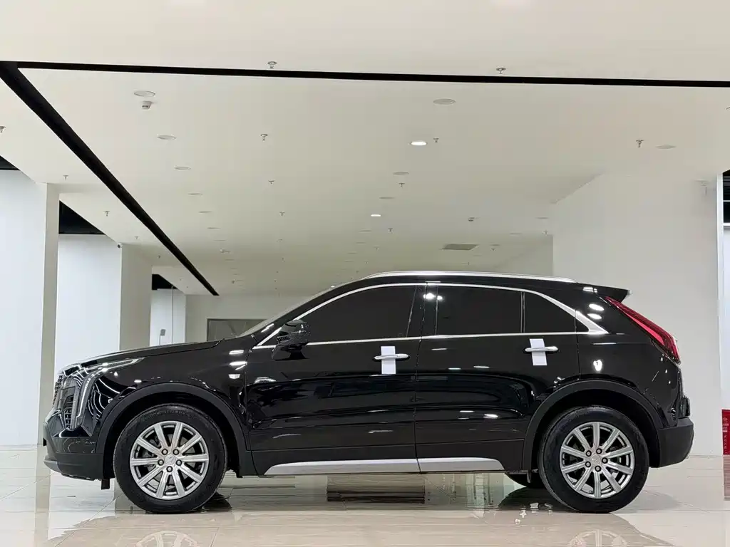 Cadillac XT4 — фото 3