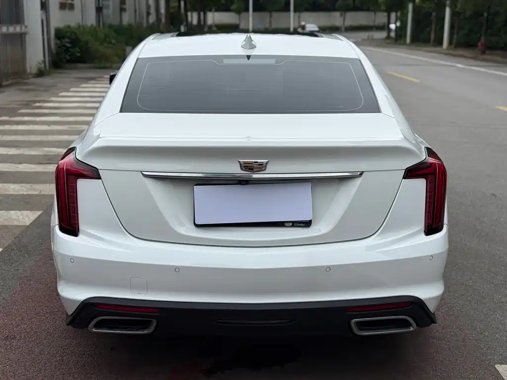 Cadillac CT5 — фото 4