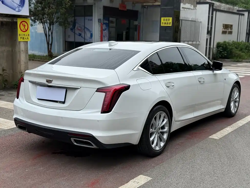 Cadillac CT5 — фото 5