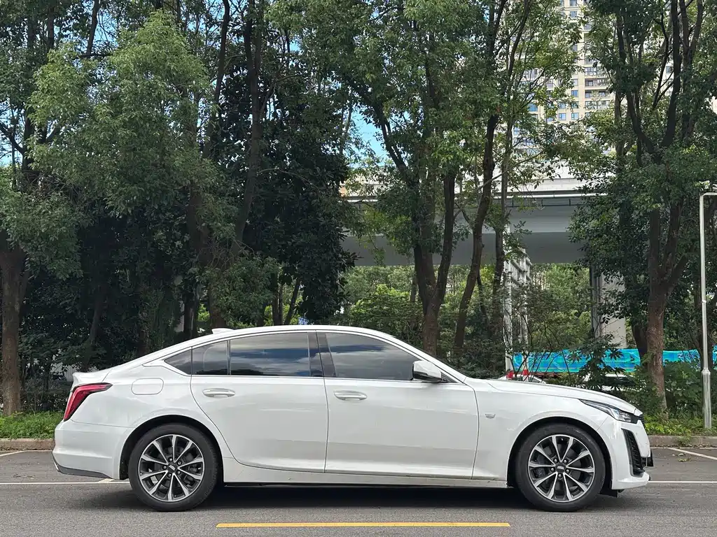 Cadillac CT5 — фото 4