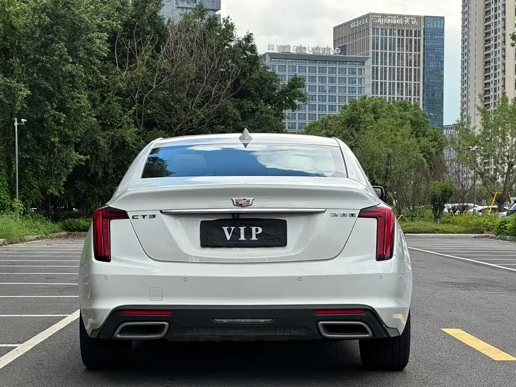 Cadillac CT5 — фото 6
