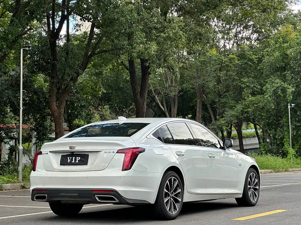 Cadillac CT5 — фото 7