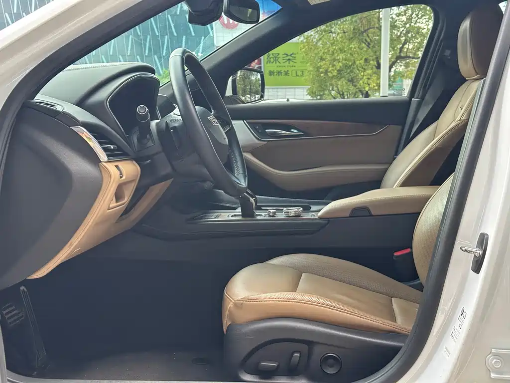 Cadillac CT5 — фото 8