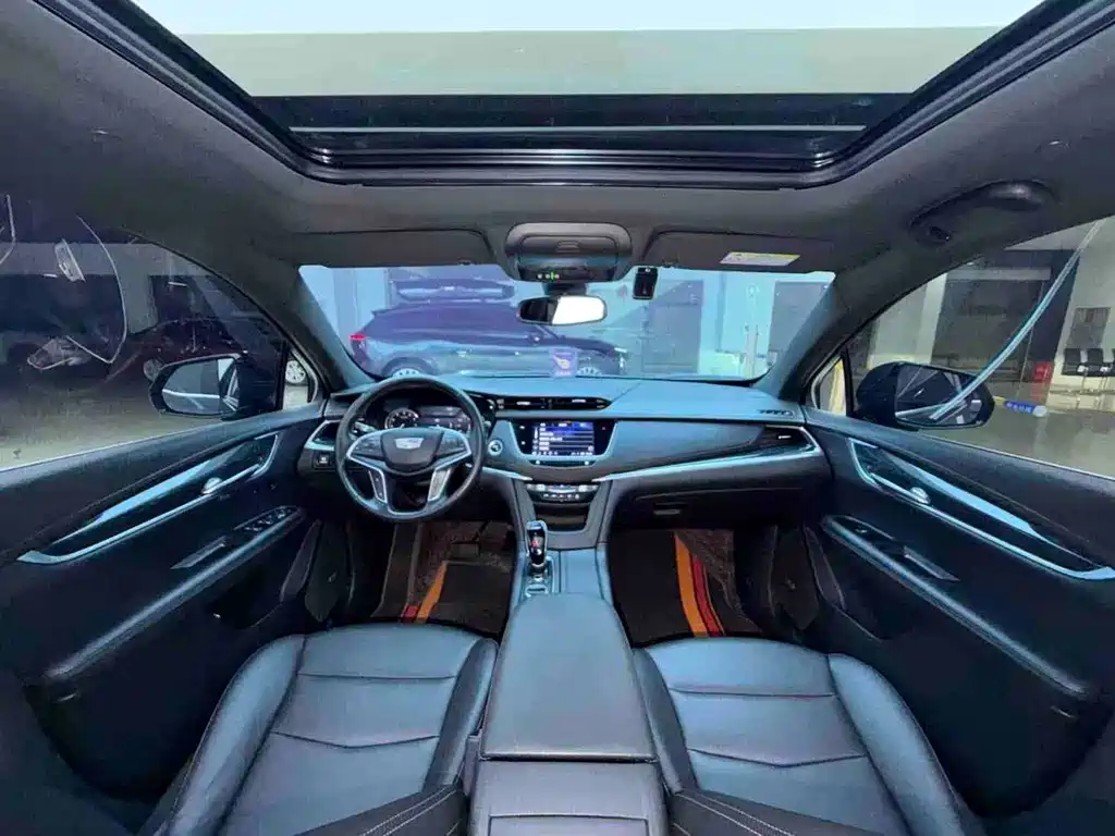 Cadillac XT5 — фото 6