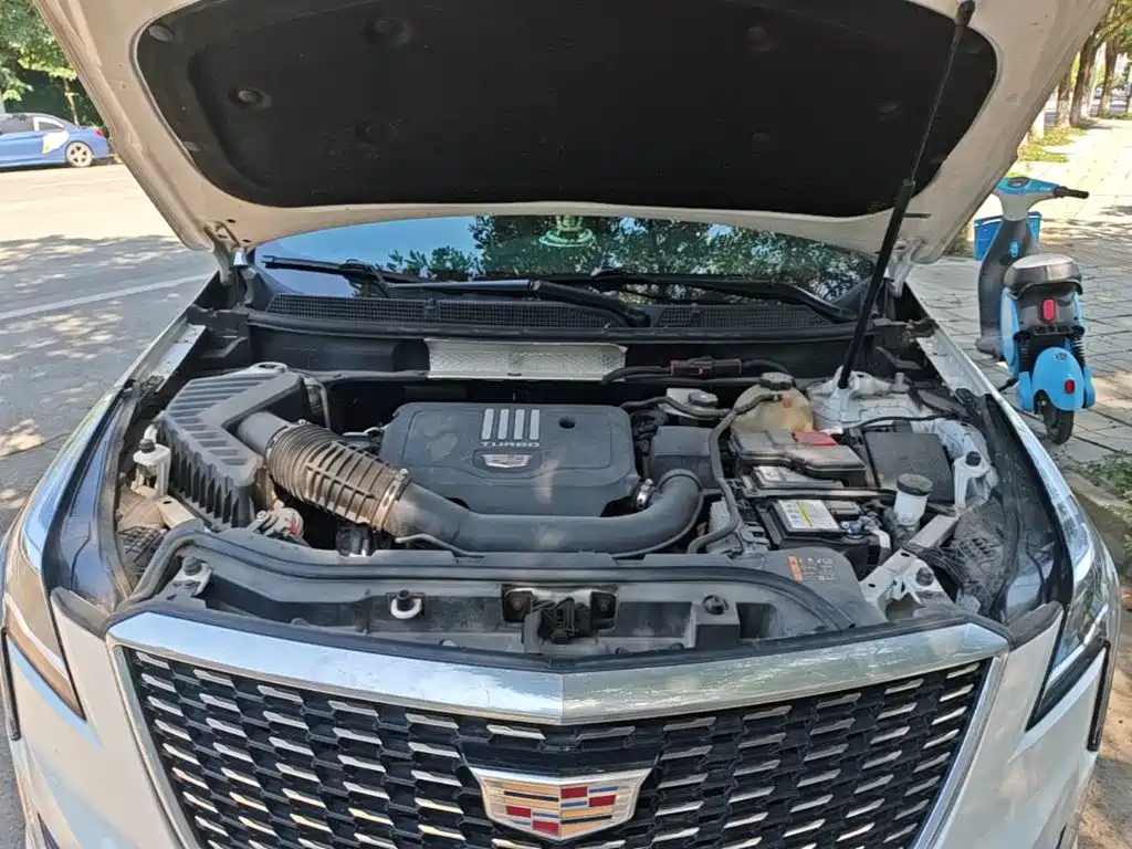 Cadillac XT5 — фото 17
