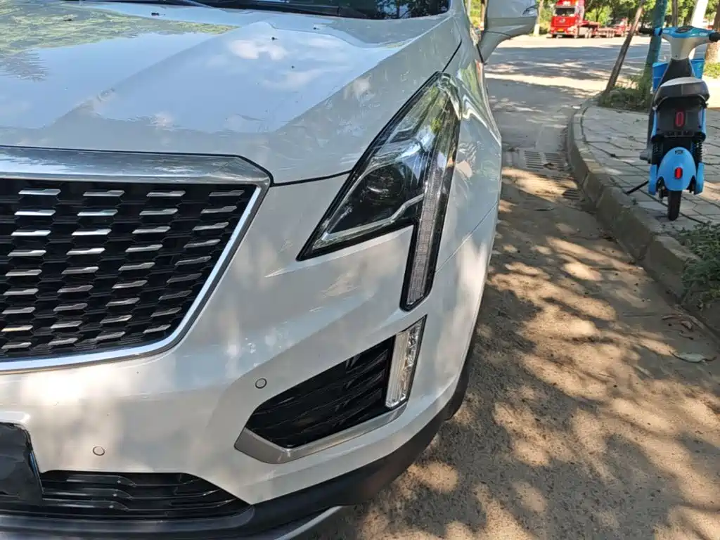 Cadillac XT5 — фото 19