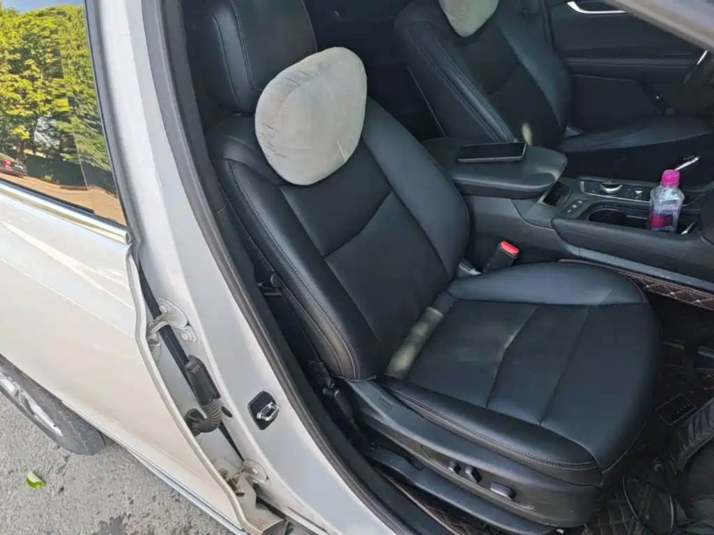 Cadillac XT5 — фото 20