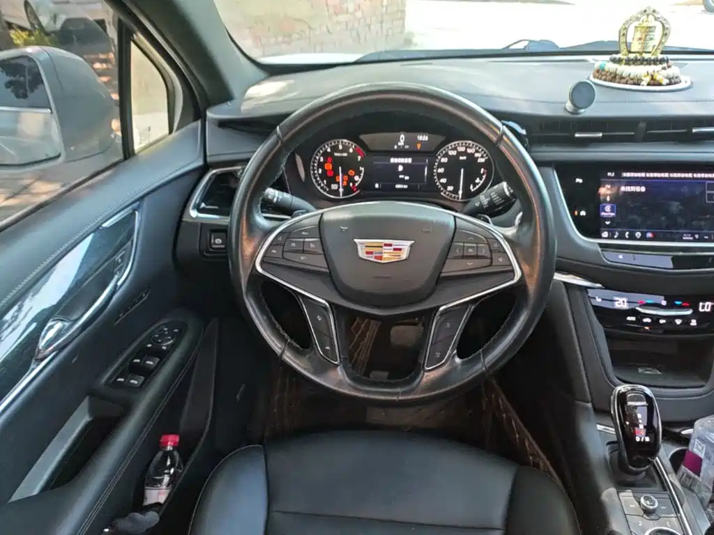 Cadillac XT5 — фото 7