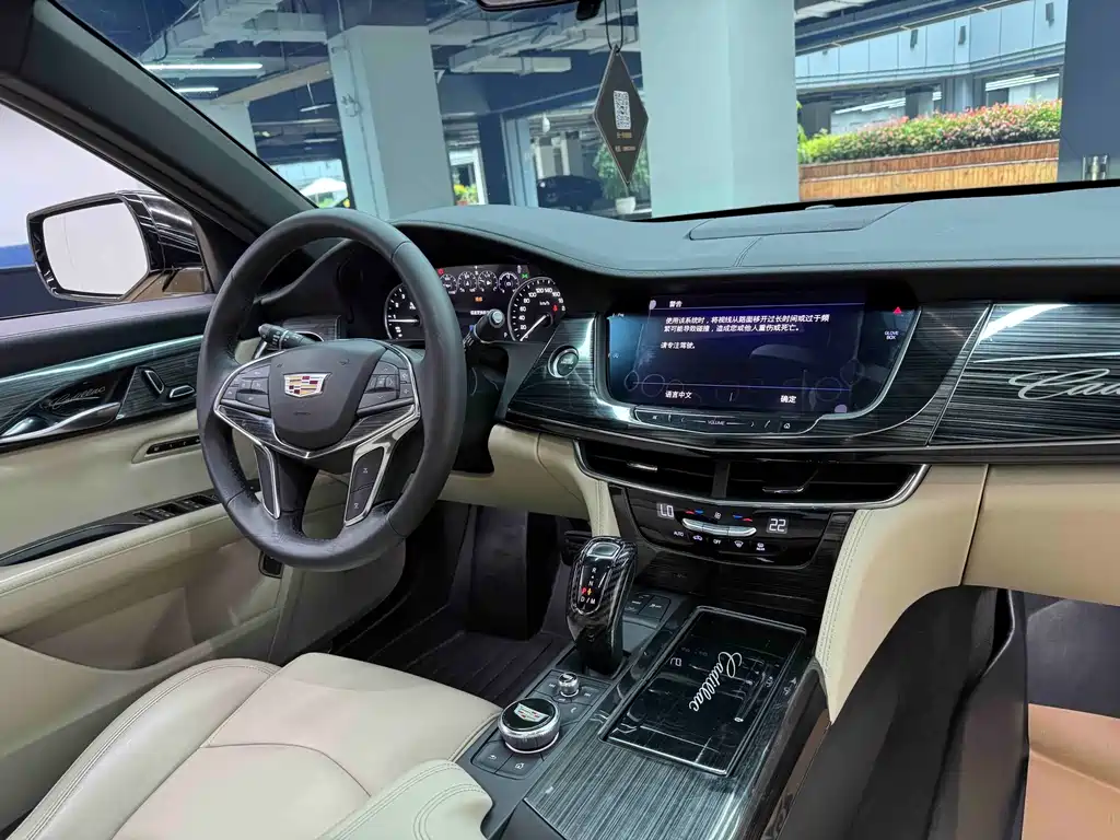 Cadillac CT6 — фото 22
