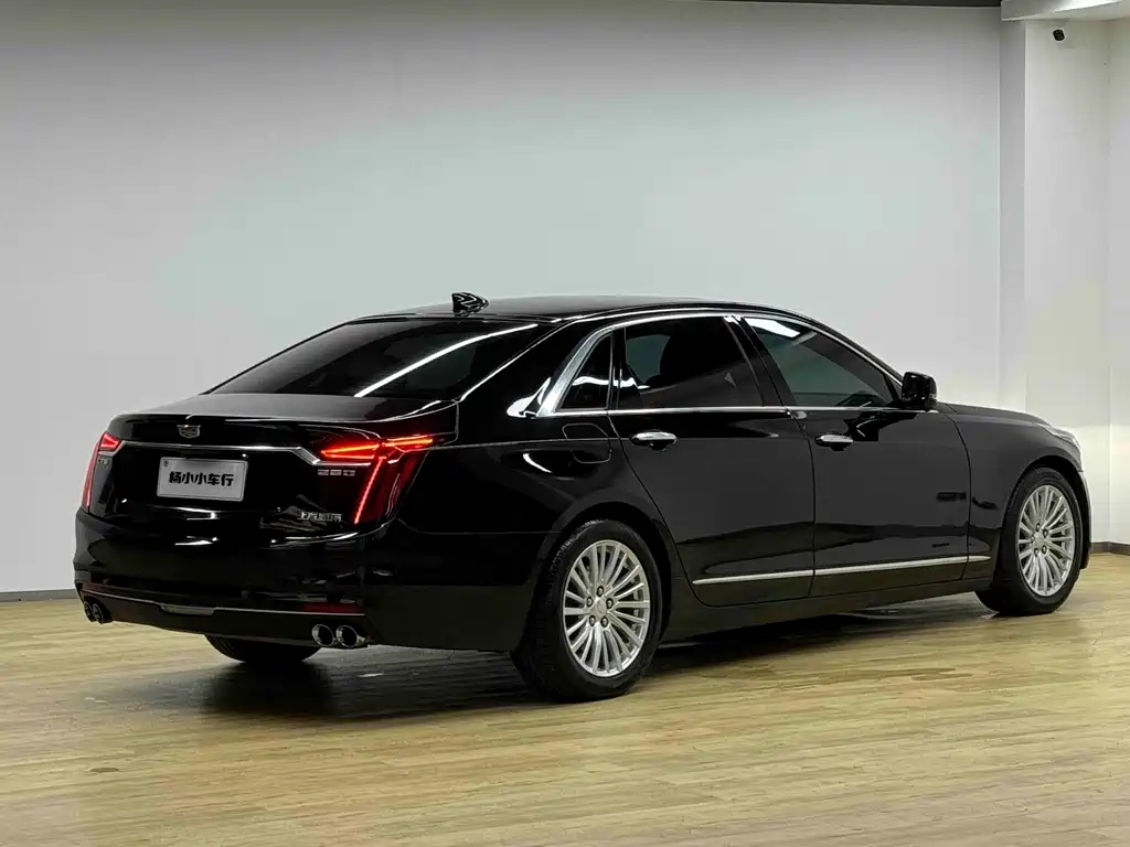 Cadillac CT6 — фото 26