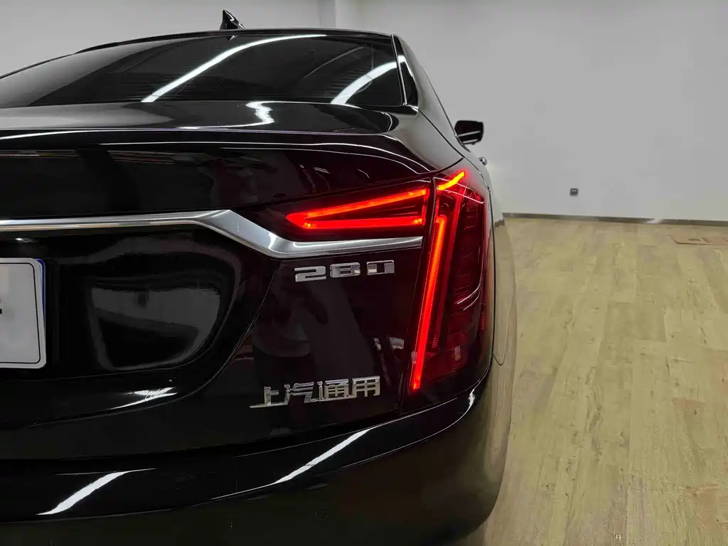 Cadillac CT6 — фото 27