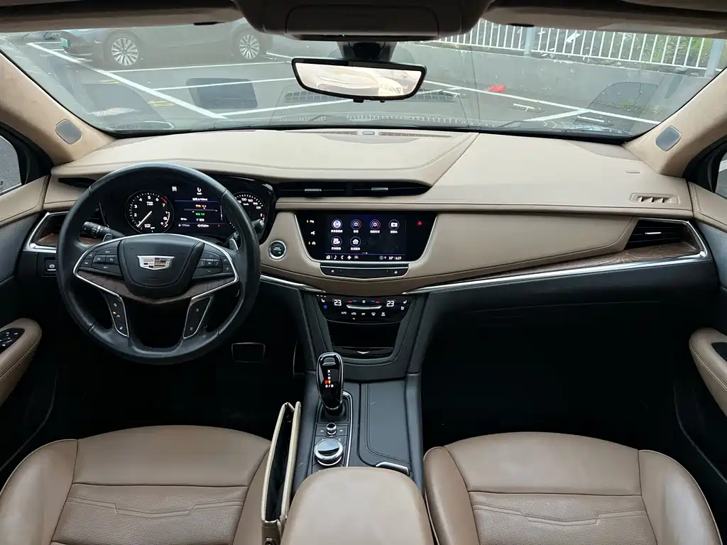 Cadillac XT5 — фото 9